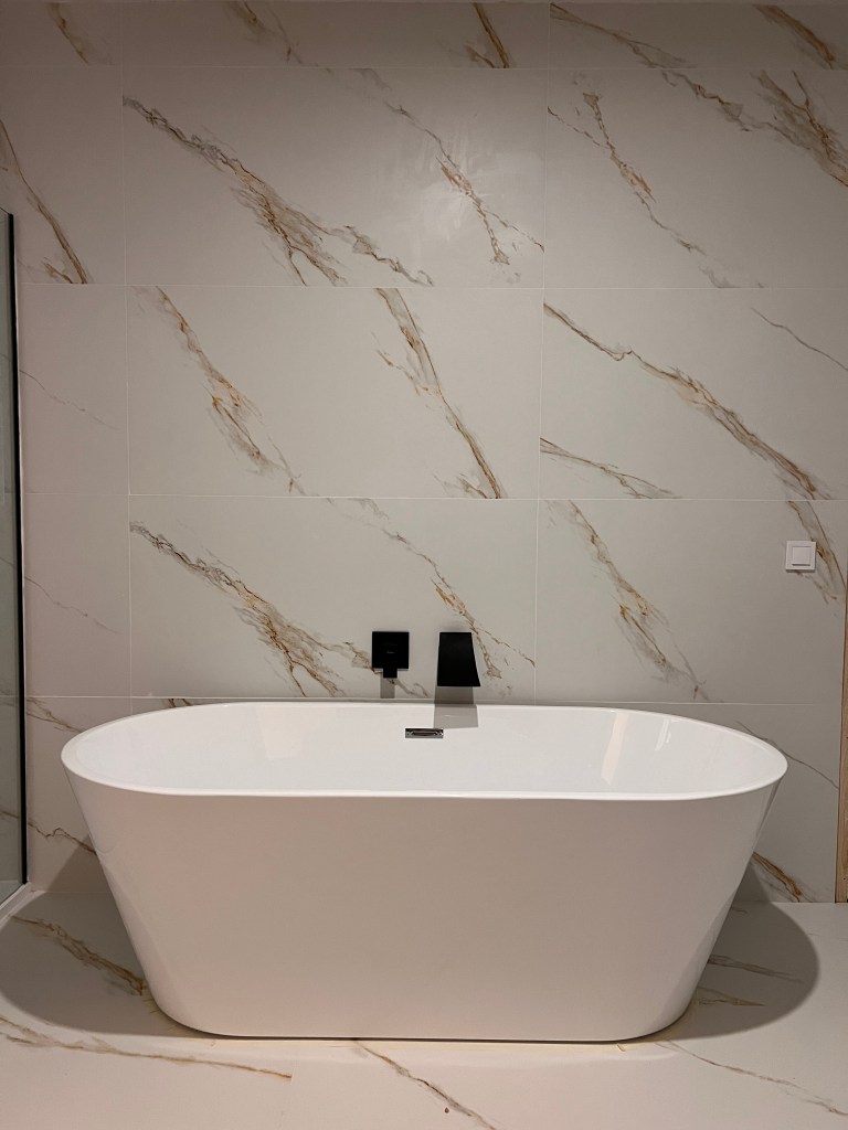 LOCREATIVO STUDIO, proyectos, diseño, valencia, reformas, interiorismo, 3D, renders, presupuestos, calidad, detalle, smart, Siri, Alexa, ok, google, antes, después, obra, ejemplos, molduras