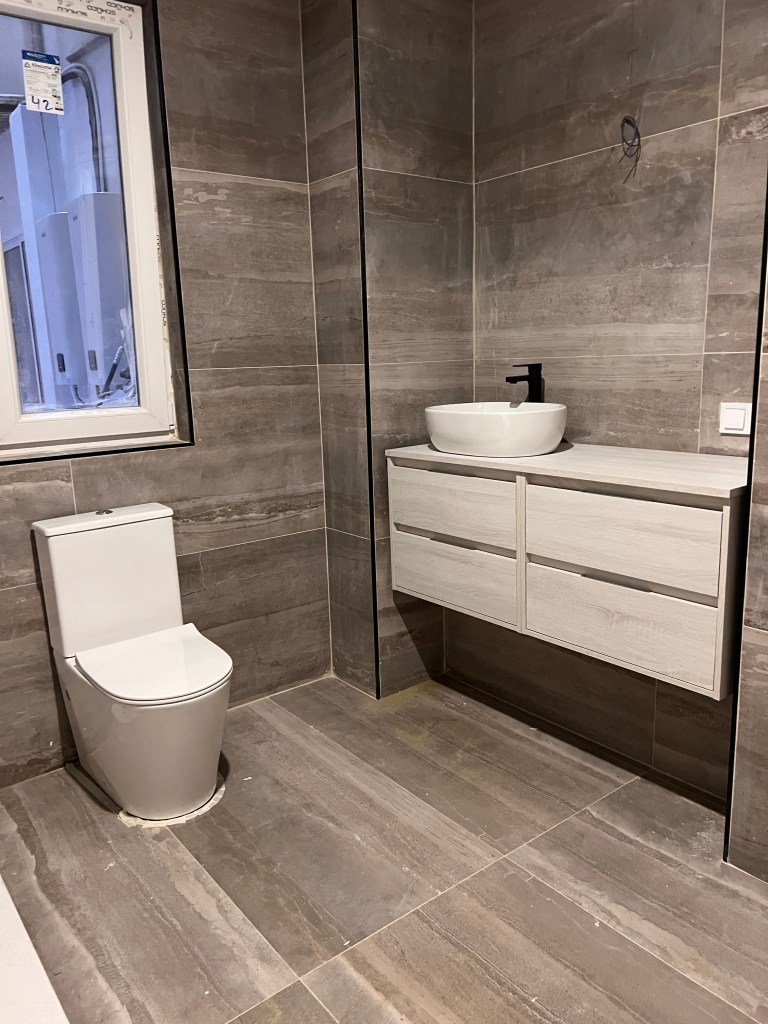 LOCREATIVO STUDIO, proyectos, diseño, valencia, reformas, interiorismo, 3D, renders, presupuestos, calidad, detalle, smart, Siri, Alexa, ok, google, antes, después, obra, ejemplos, molduras