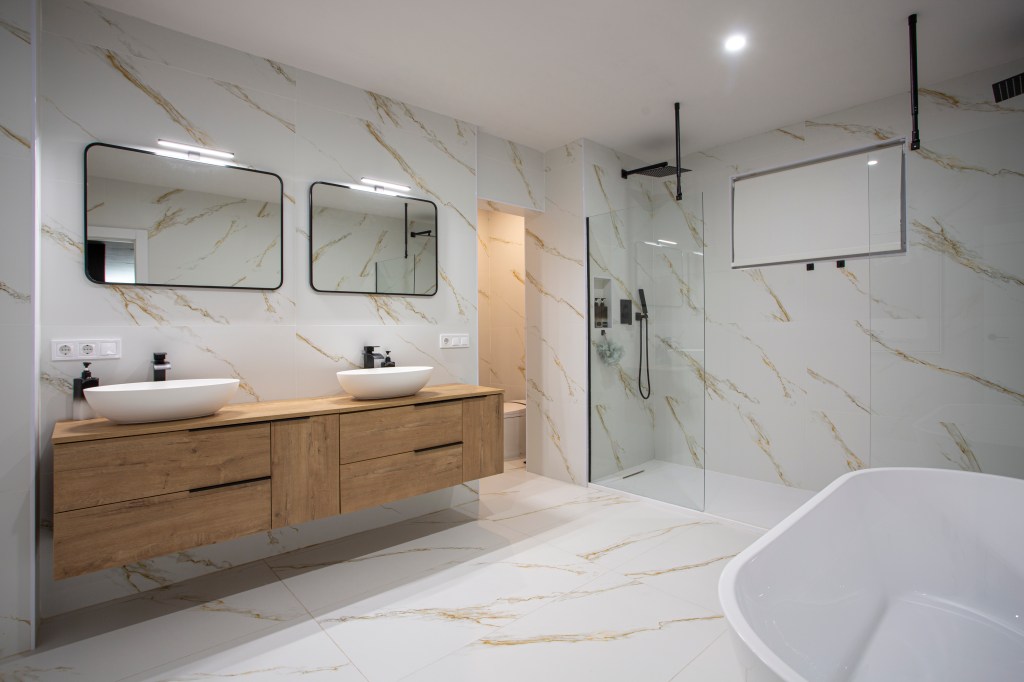 LOCREATIVO STUDIO, proyectos, diseño, valencia, reformas, interiorismo, 3D, renders, presupuestos, calidad, detalle, smart, Siri, Alexa, ok, google, antes, después, obra, ejemplos, molduras